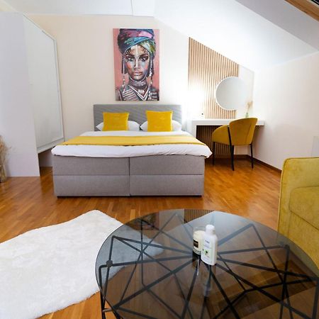 Mini Hotel Riverlux Apartments باتشكا بالانكا المظهر الخارجي الصورة
