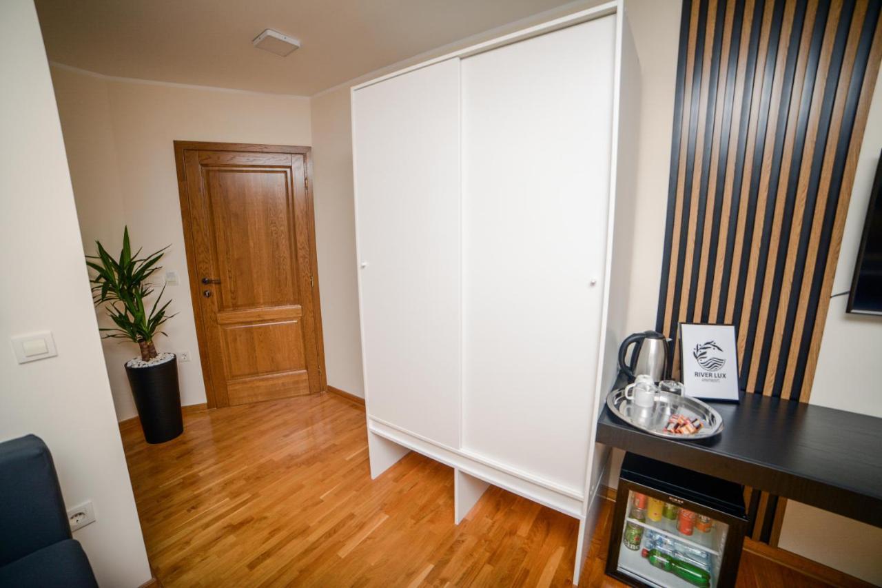 Mini Hotel Riverlux Apartments باتشكا بالانكا المظهر الخارجي الصورة