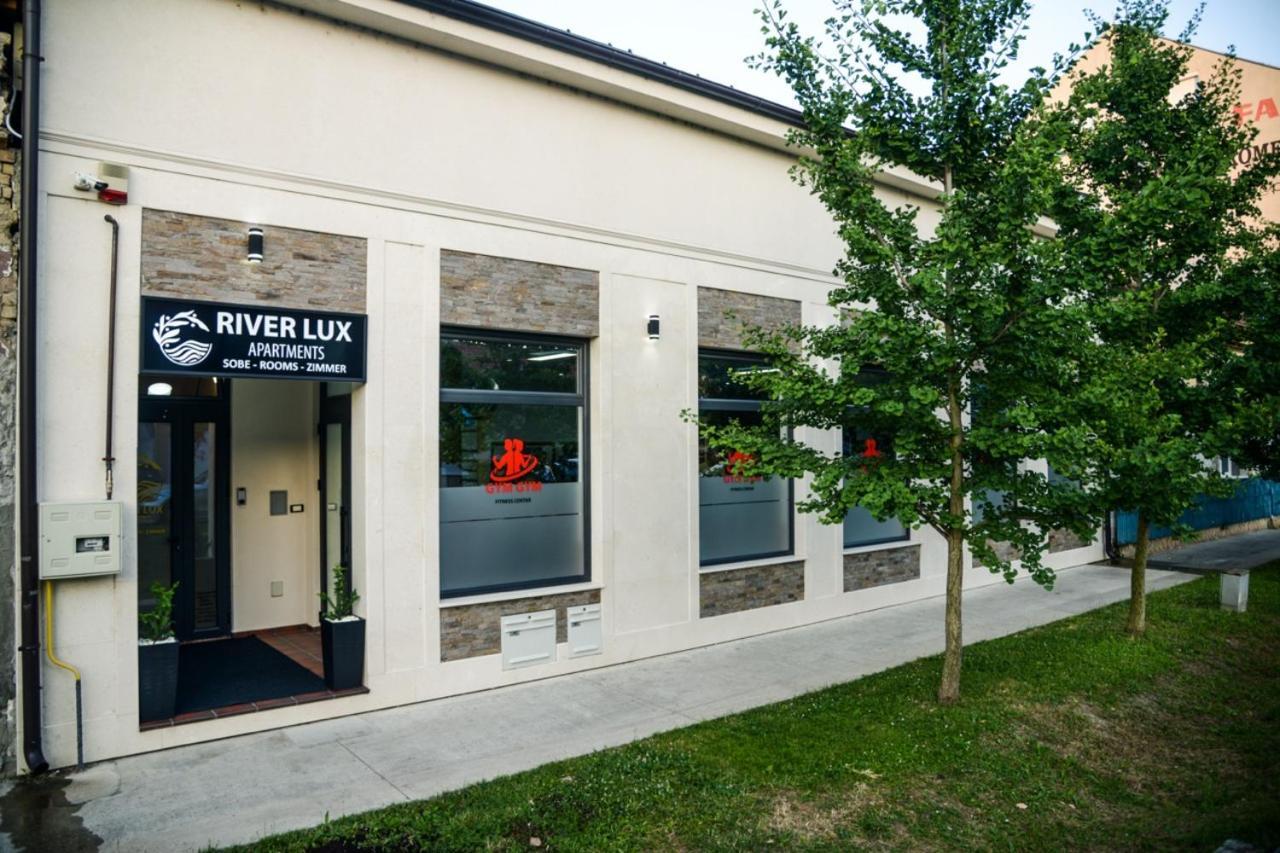 Mini Hotel Riverlux Apartments باتشكا بالانكا المظهر الخارجي الصورة