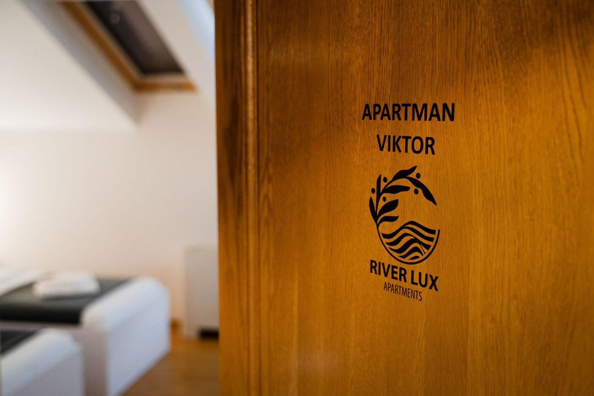 Mini Hotel Riverlux Apartments باتشكا بالانكا المظهر الخارجي الصورة