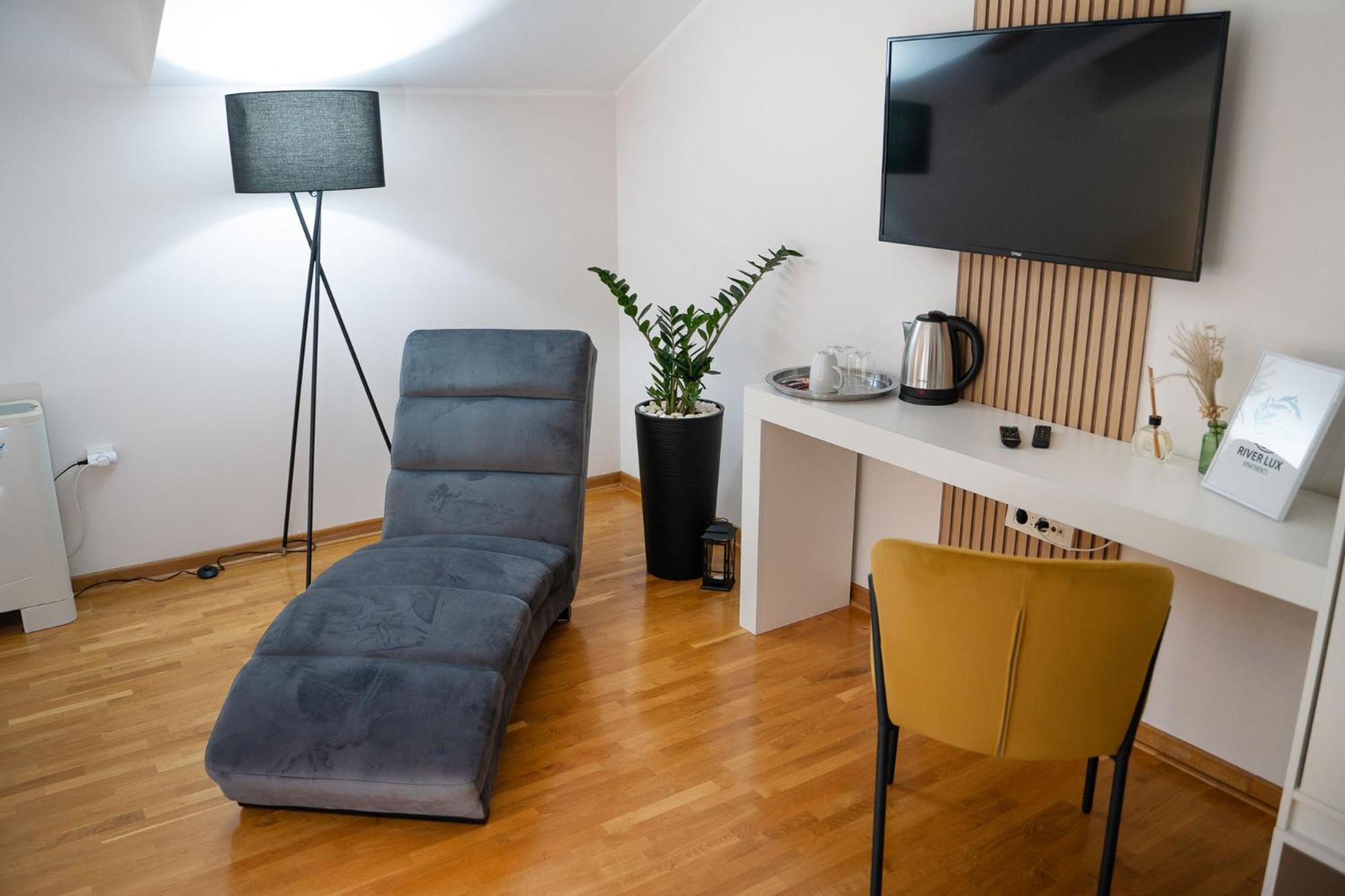 Mini Hotel Riverlux Apartments باتشكا بالانكا المظهر الخارجي الصورة