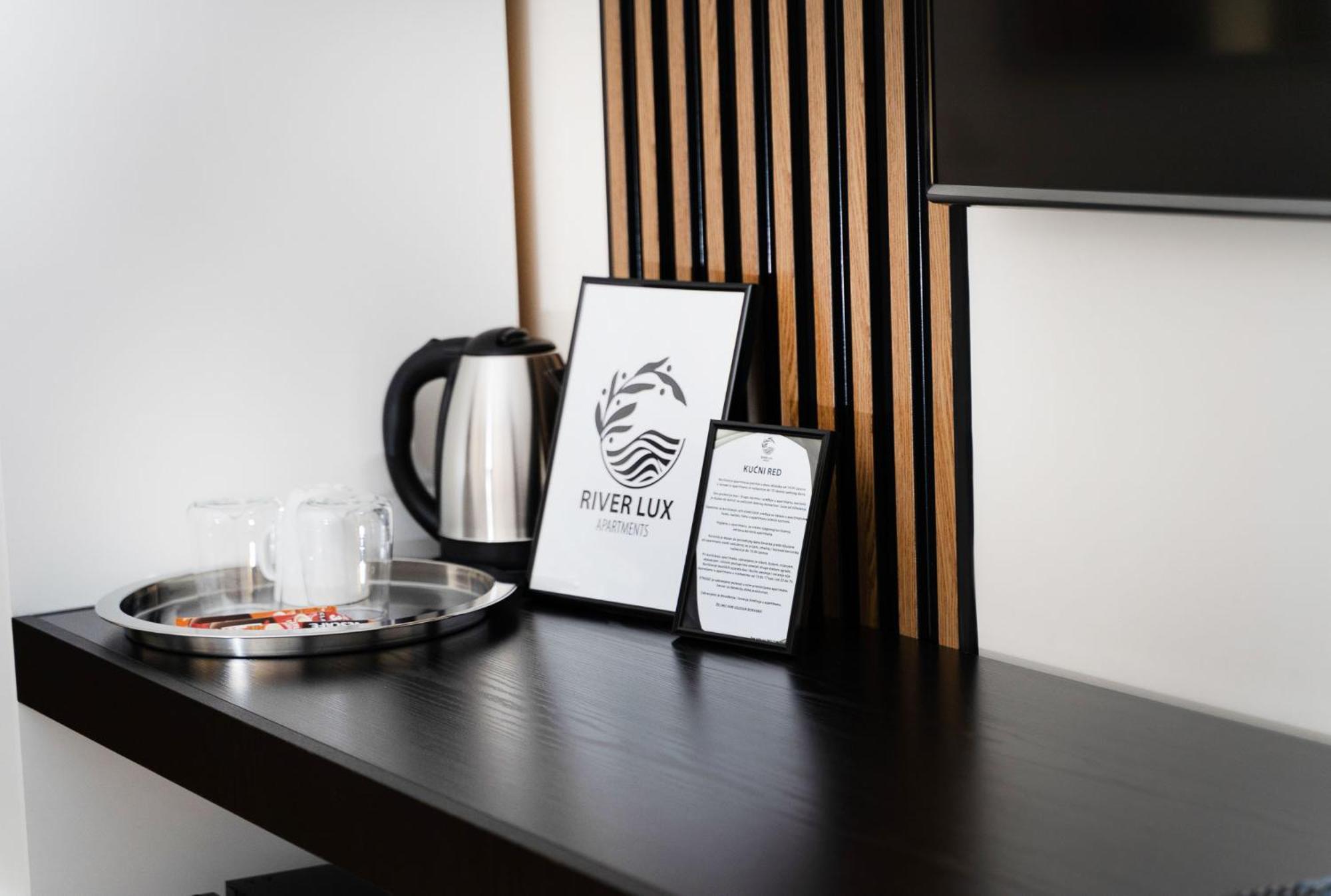 Mini Hotel Riverlux Apartments باتشكا بالانكا المظهر الخارجي الصورة