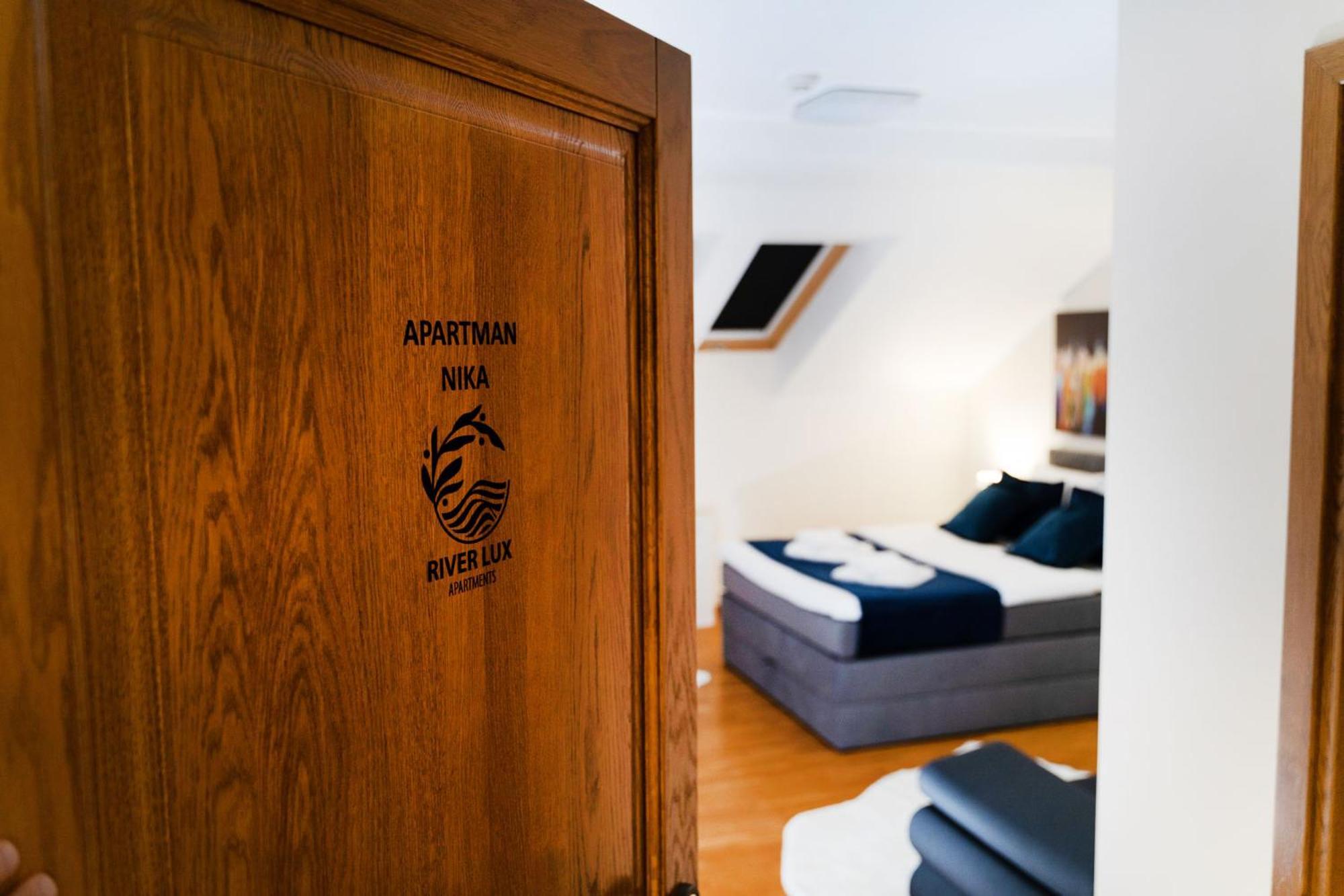 Mini Hotel Riverlux Apartments باتشكا بالانكا المظهر الخارجي الصورة