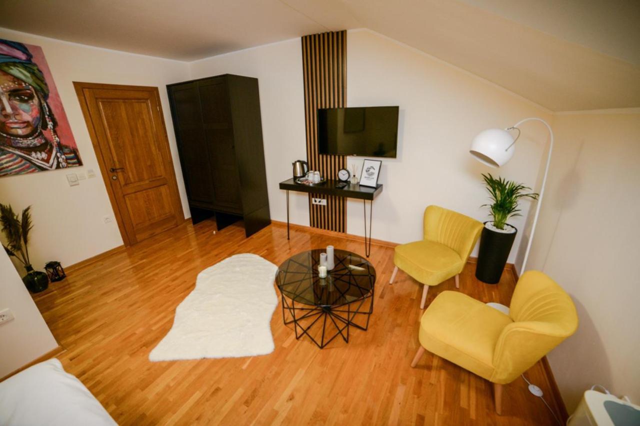 Mini Hotel Riverlux Apartments باتشكا بالانكا المظهر الخارجي الصورة