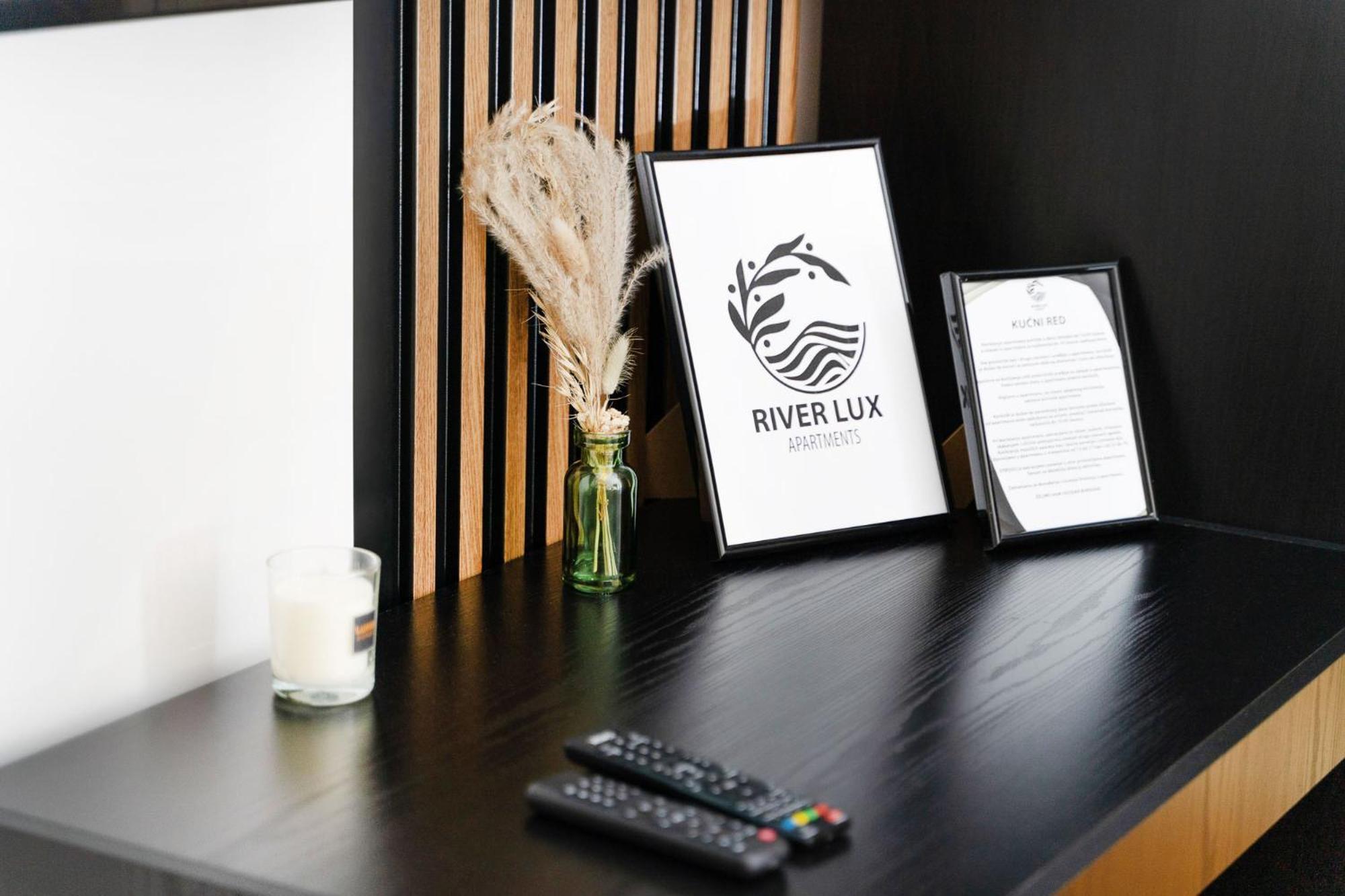 Mini Hotel Riverlux Apartments باتشكا بالانكا المظهر الخارجي الصورة