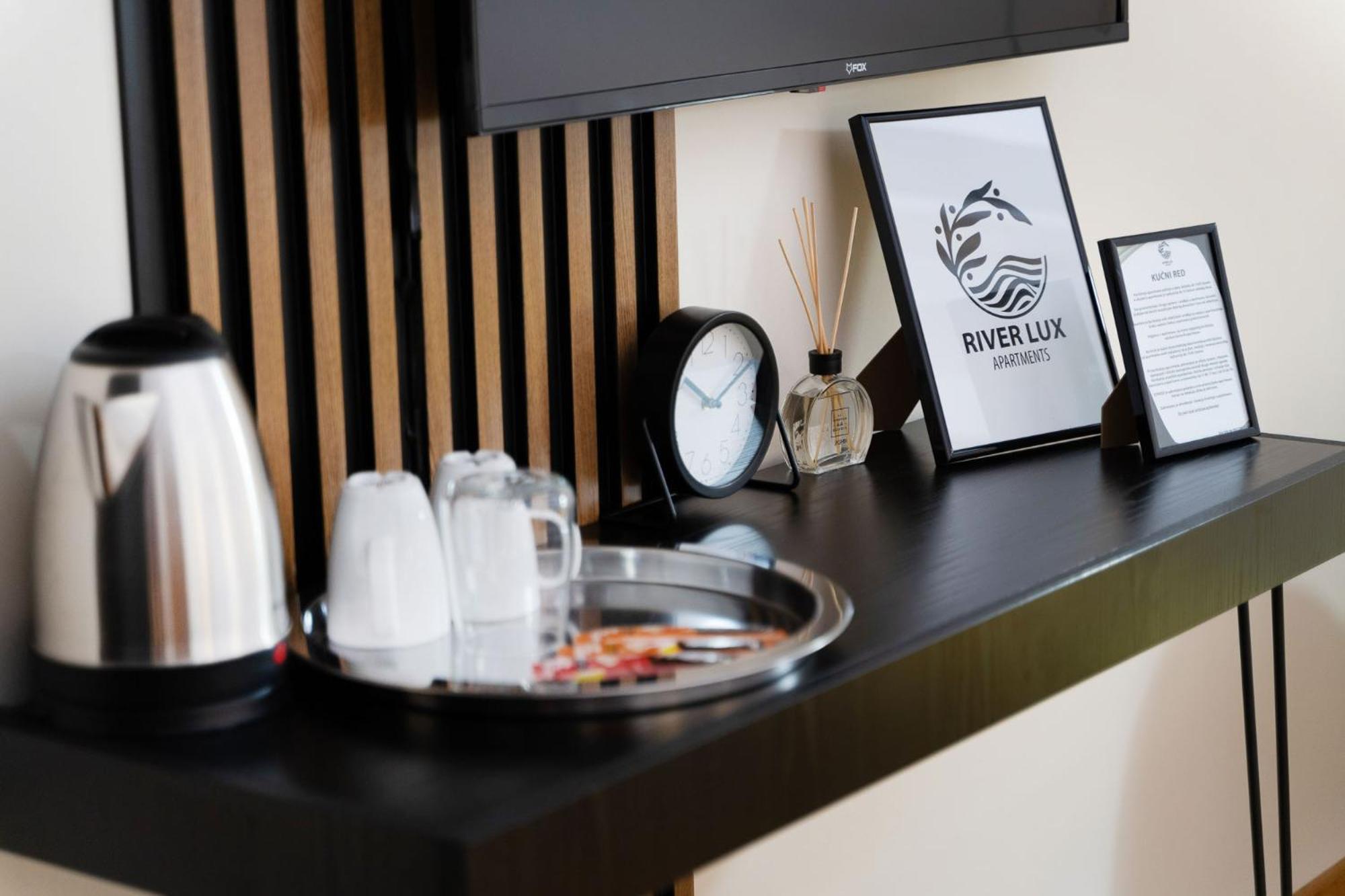 Mini Hotel Riverlux Apartments باتشكا بالانكا المظهر الخارجي الصورة